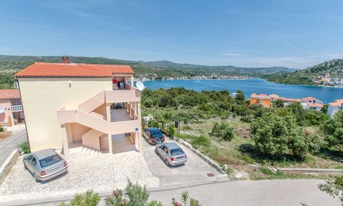 Apartment Mujan Rogoznica