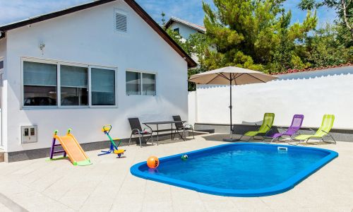 House Ivana Tribunj