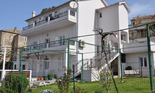 Apartmani Maja Lopar