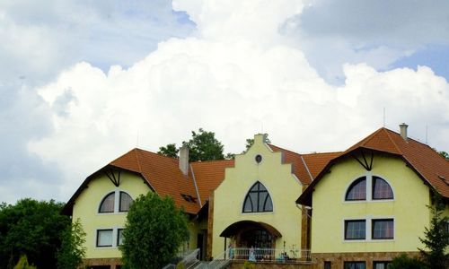 Békesség Szigete Tábor Diákszálló Súr