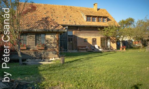 Casa de oaspeți Csűr Delnița