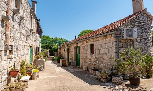 Apartmanok Parkolóhellyel Zrnovo, Korcula - 9239 Žrnovo