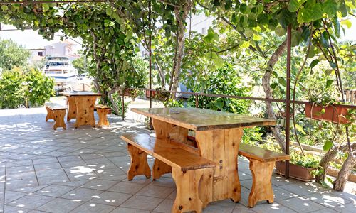 Apartmanok Parkolóhellyel Pirovac, Sibenik - 13263 Pirovac