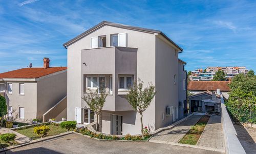 Apartmanok Parkolóhellyel Medulin - 2274