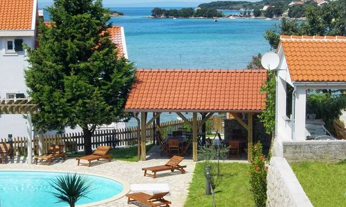 Ház Családok Részére Medencével A Tenger Mellett Kampor, Rab - 3216 Kampor