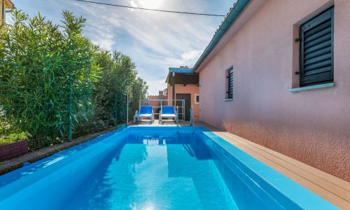 Nyaralóház Medencével Fazana - 11396 Fažana