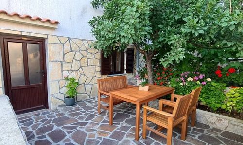 Apartmanok Parkolóhellyel Cres - 7983