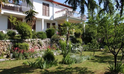 Apartmanok Parkolóhellyel Lovran, Opátia - Opatija - 2303 Lovran