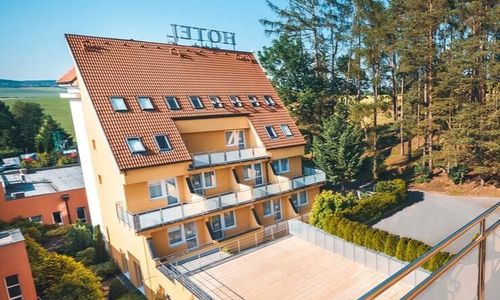 Hotel Akademie Naháč Chocerady