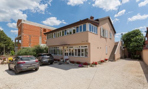Apartmanok Parkolóhellyel Tar, Porec - 6948 Tar