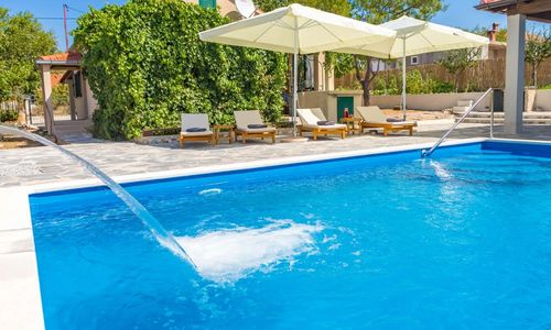 Countryside House With Pool Dugobabe