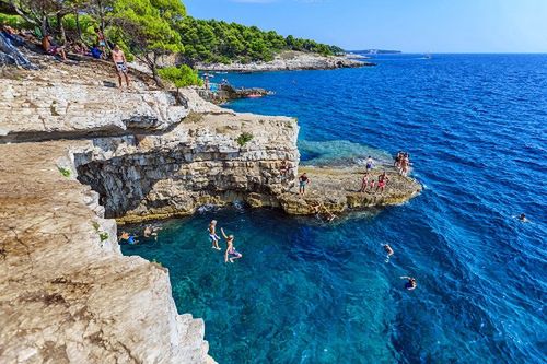 Plaże Istrii zadowolą nawet najbardziej wymagających wielbicieli kąpieli słonecznych.