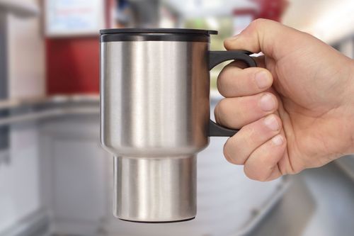  Zabierz do pociągu swój kubek. Ograniczaj pozostawione po sobie odpady.