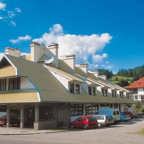 Ośrodek Sportowo-Wypoczynkowy przy Hali Sportowej w Brennej Brenna