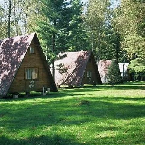 Ośrodek Domków Kempingowych "USTRONIE" w Myczkowcach Myczkowce