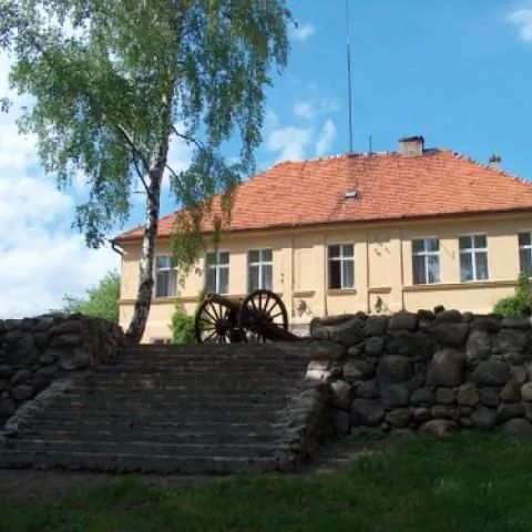 Gospodarstwo agroturystyczne "Dwór i Stajnia Dębogóra" Wieleń