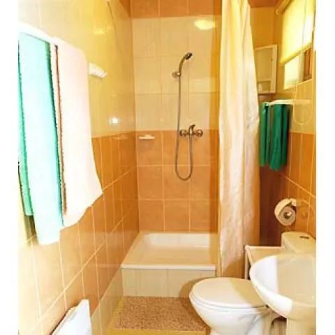 "Krutynianka" Stacja Turystyczna i Restauracja Piecki