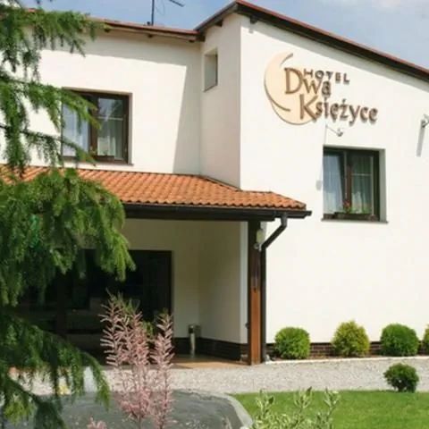 Hotel "DWA KSIĘŻYCE" Mała Nieszawka