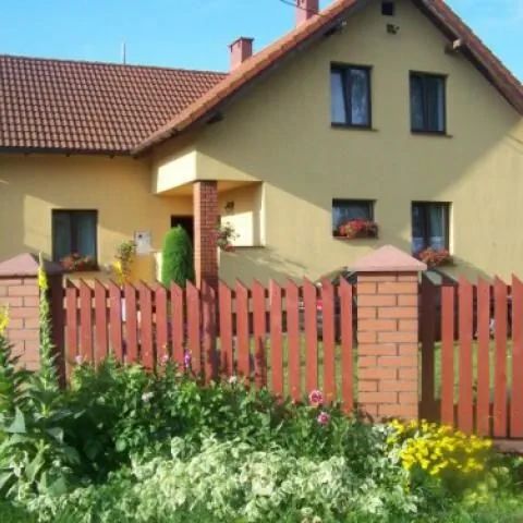Pod lasem - pokoje dla turystów/ Sztutow Sztutowo