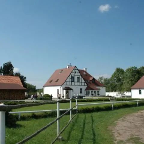 Ośrodek Jeździecko-Tenisowy Landau Tuczno