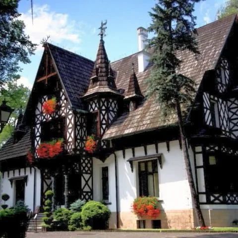 Hotel Noma Residence Zameczek Myśliwski Promnice Kobiór