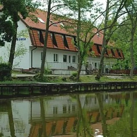 KOMPLEKS WYPOCZYNKOWO - KONFERENCYJNY MAZUR - SYRENKA Piecki