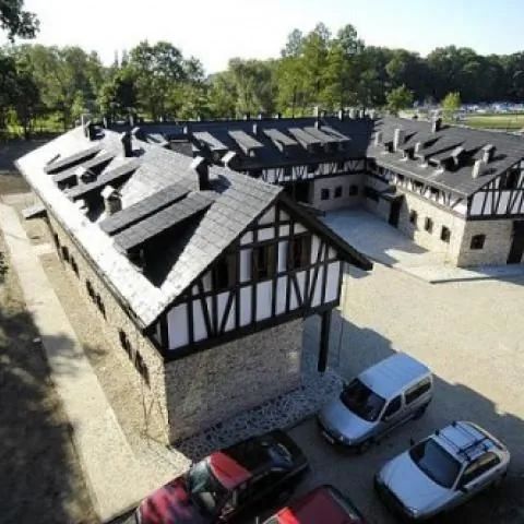 Kasztel Rycerski Na Gorących Źródłach Uniejów