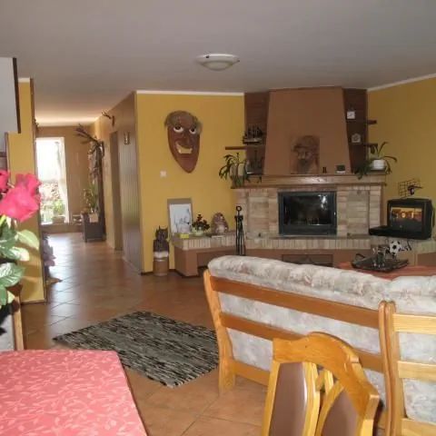 DOM NAD STAWEM DLA 4-5 RODZIN -  Wiżajny