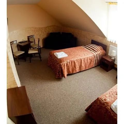 ** Hotel & Restauracja "Okrąglak" Chęciny