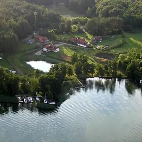 JASKÓŁKA - CZARTER JACHTÓW Ukta