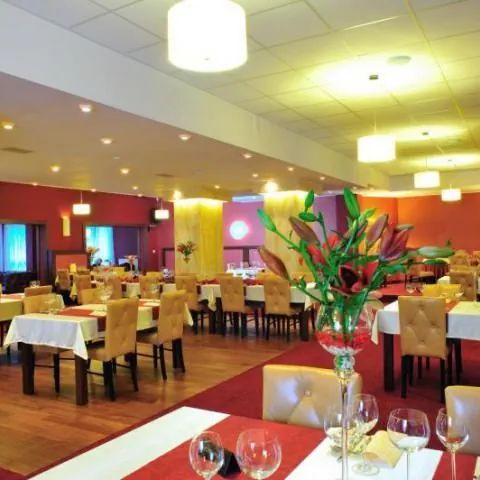 Hotel Złoty Las  Świdnica