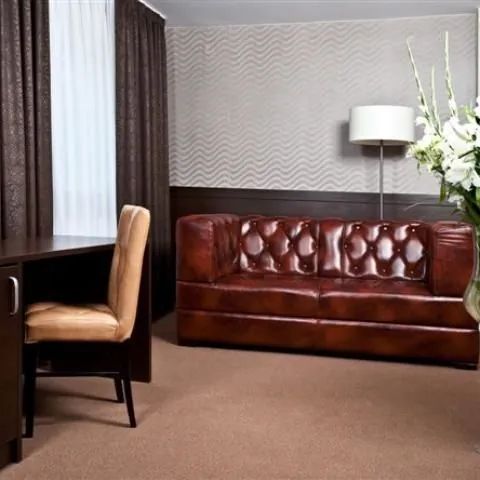 Hotel Złoty Las  Świdnica – Świdnica, Polska