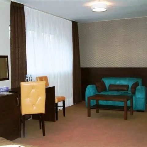 Hotel Złoty Las  Świdnica – Świdnica, Polska