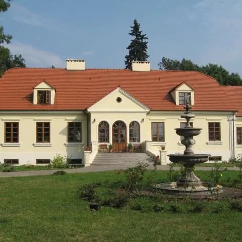 Dworek Janowicki. Lubanie