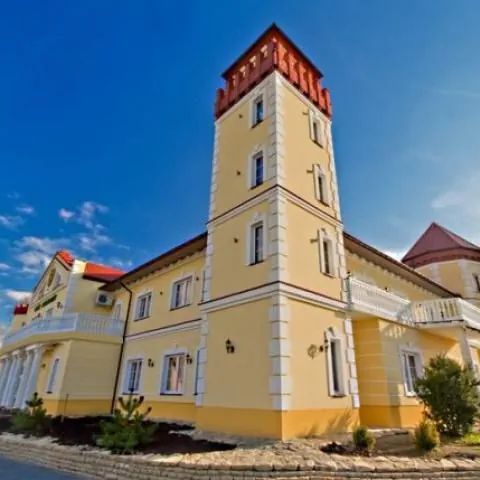 "Dwór Dziekanów" . Solec-Zdrój