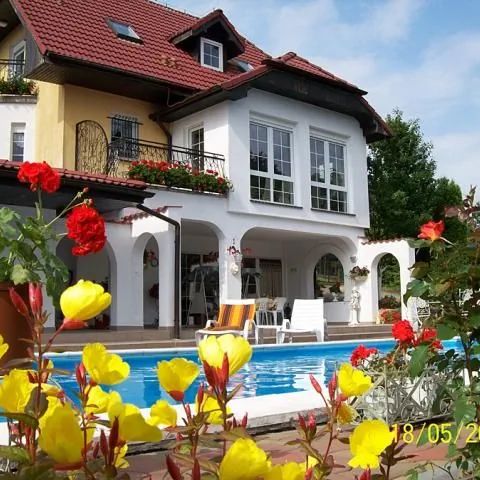 Willa 12róż Łowyń