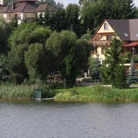 POKOJE NAD JEZIOREM - EŁK