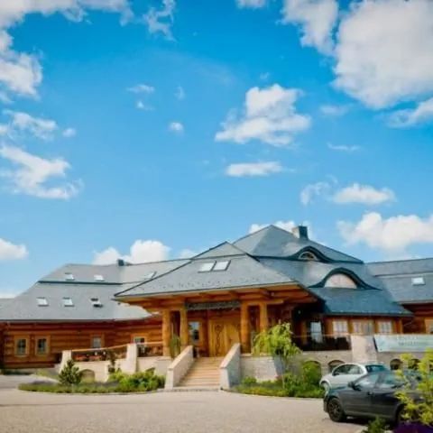 CHOCHOŁOWY DWÓR - JERZMANOWICE