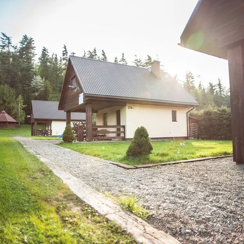 Domki pod lasem. Lesko