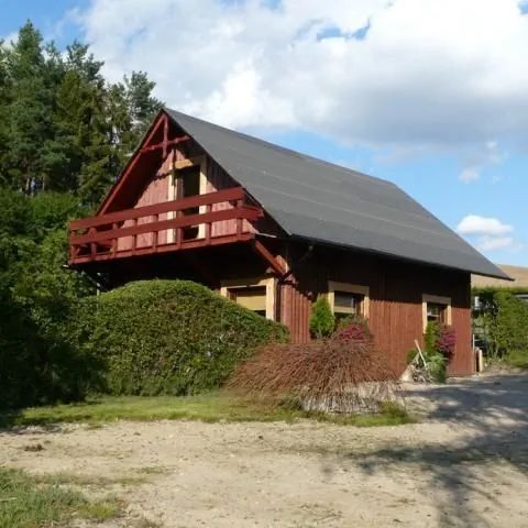 Łowisko w Niedamowie. Drewniany dom2 Kościerzyna