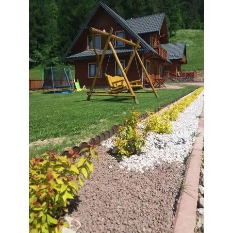 Domek pod sosnami. Kacwin
