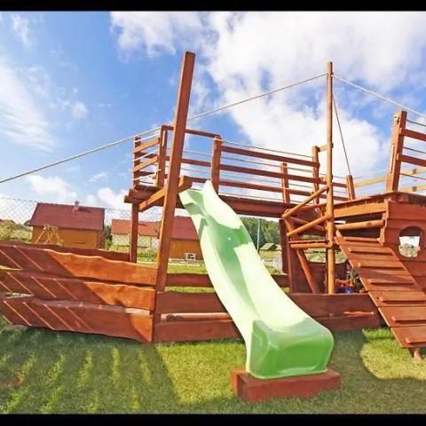 Piracki Ośrodek Wczasowy Kordelas Rewal