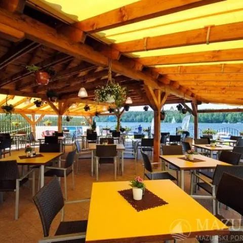 PROMENADA DOMEK  Mikołajki