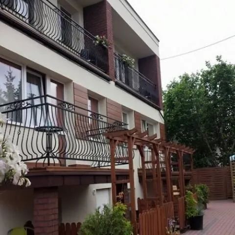 Pokoje Gościnne – Pensjonacik Jeziorak Iława