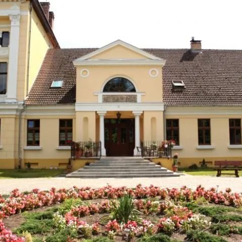 PAŁAC JABŁONOWO Ujście