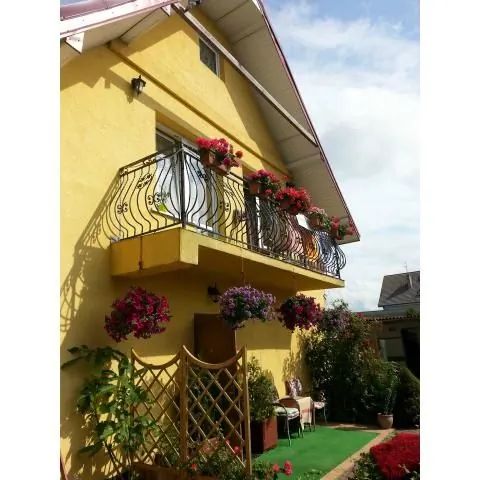 Relaks Pokoje Gościnne i Campingi Sarbinowo