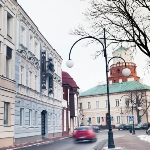 Hotel Pod Ratuszem*** Wieluń