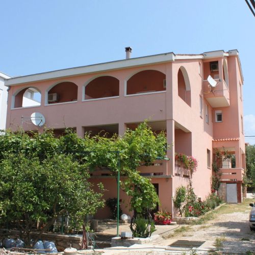 Apartmanok és Szobák Parkolóhellyel Novalja Pag - 6341