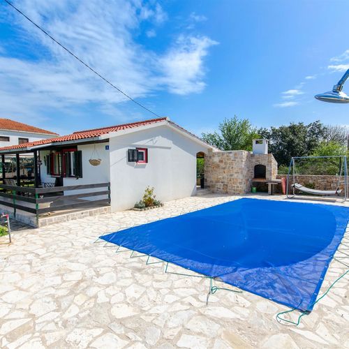 House Ara Grohote