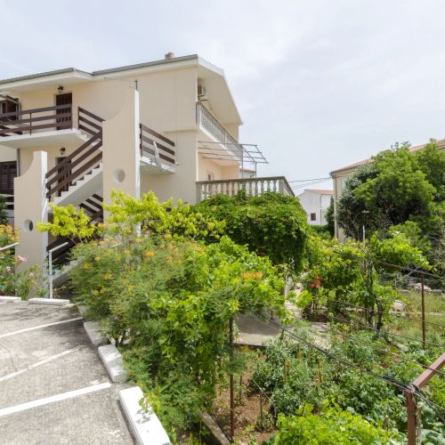 Apartment Damir Primosten